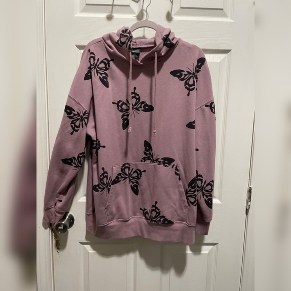 Cute butterfly pink sweater
